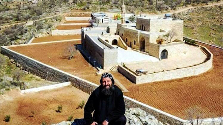 Tutuklanan rahip, teröristleri manastırda saklamış