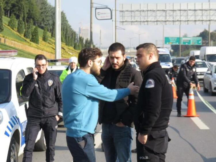 Ataşehir'de yol kavgası ! Tartıştığı sürücüye kurşun yağdırdı