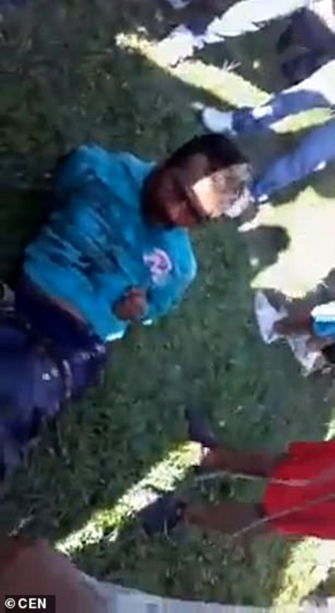 Cinsel istismarcı adamı yakarak öldürdüler !