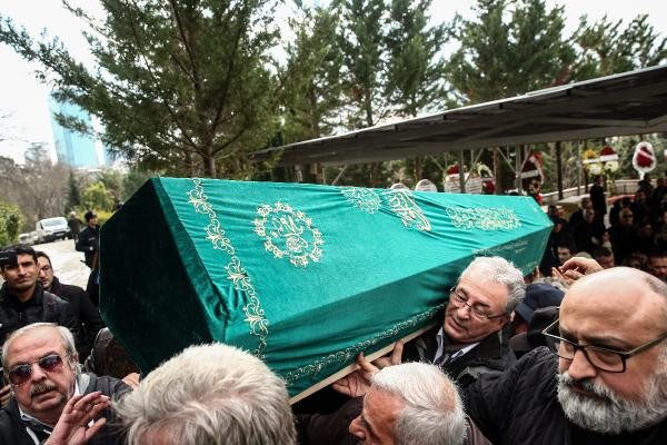 Ünlü oyuncu Recep Aktuğ son yolcuğuna uğurlandı