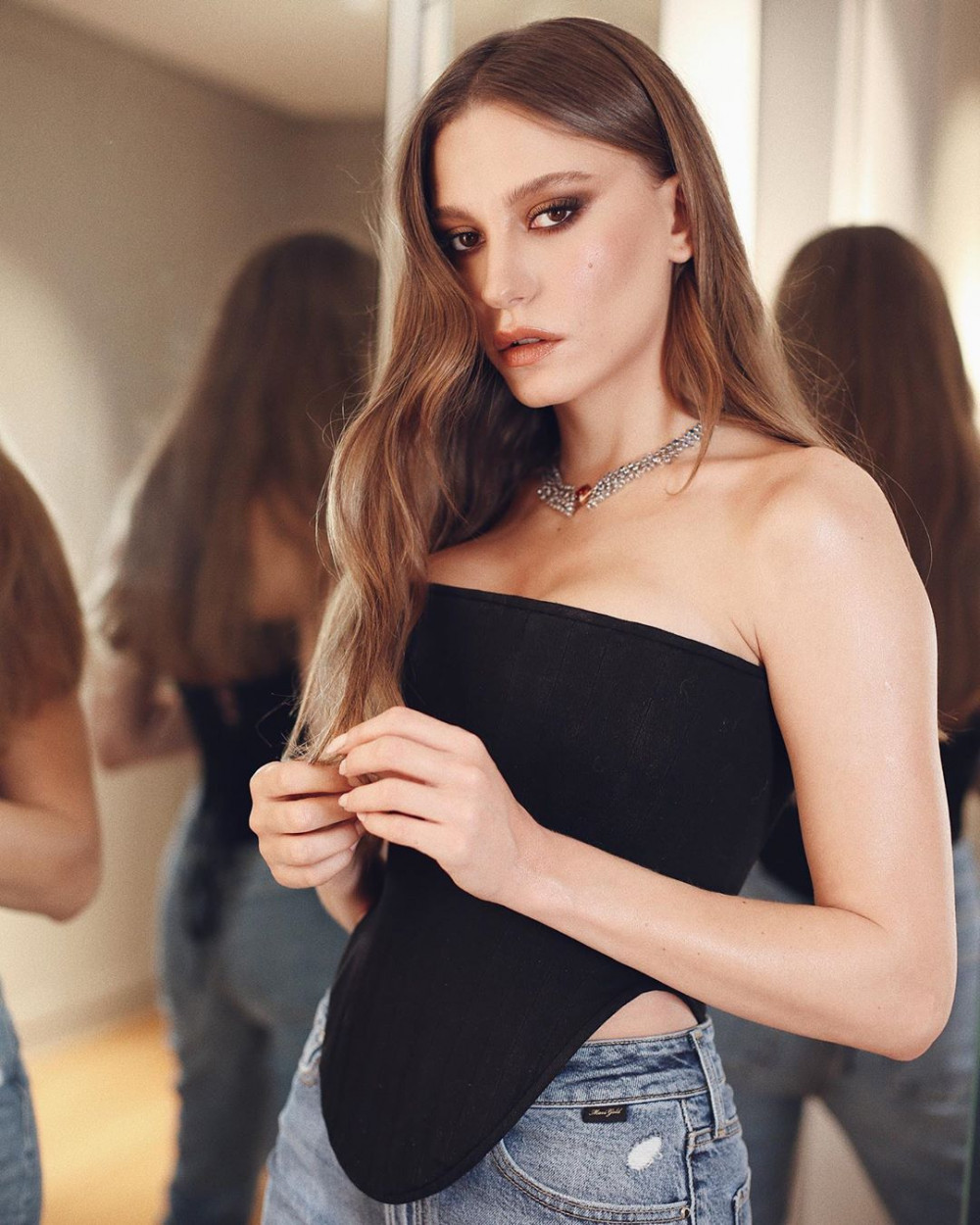 Serenay Sarıkaya'dan iddialı pozlar - Haber3