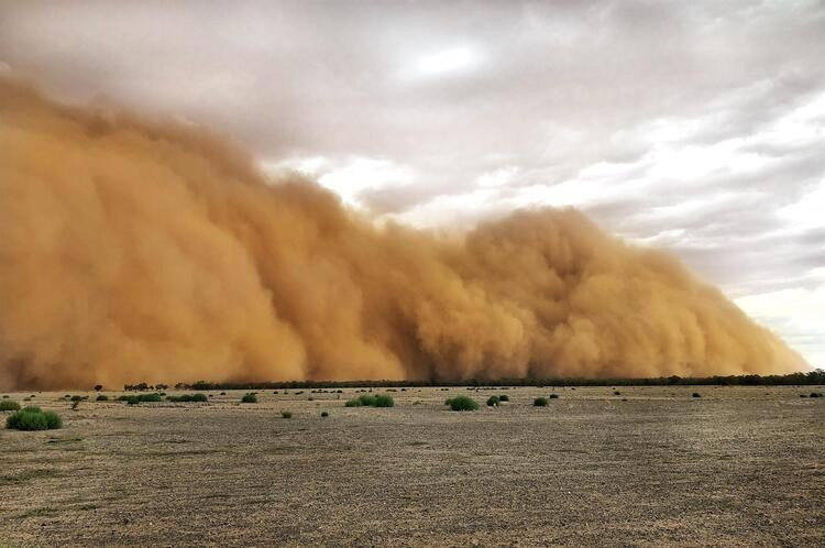 Avustralya'da kabus bitmiyor ! Gündüz geceye döndü