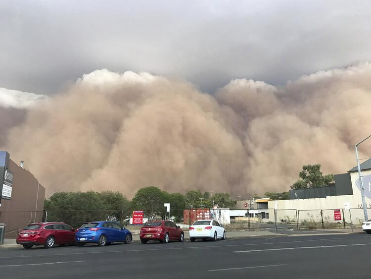 Avustralya'da kabus bitmiyor ! Gündüz geceye döndü