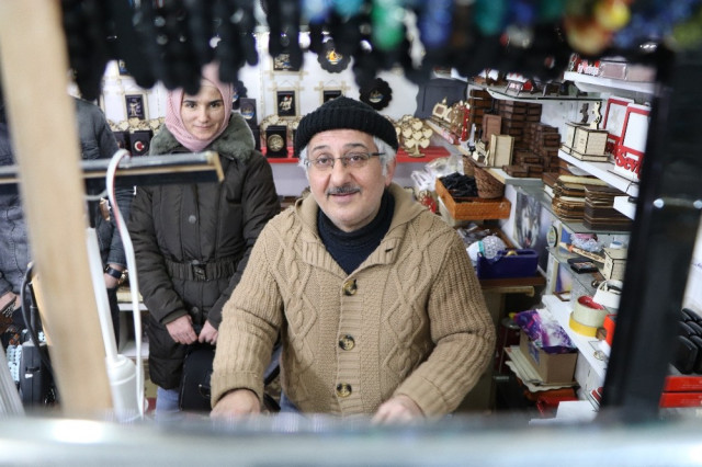 1 TL'ye alıyor, 50 euroya satıyor !