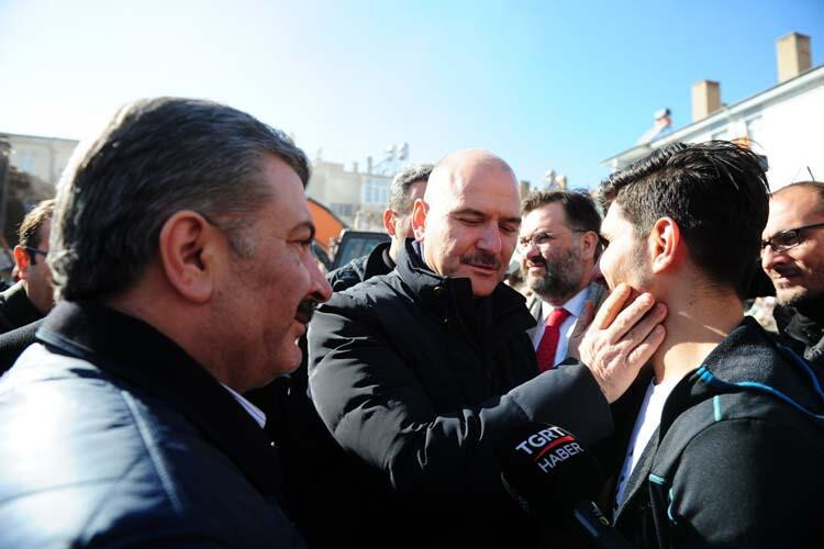 Bakan Soylu ve Koca, Türkiye'nin konuştuğu Suriyeli gençle buluştu