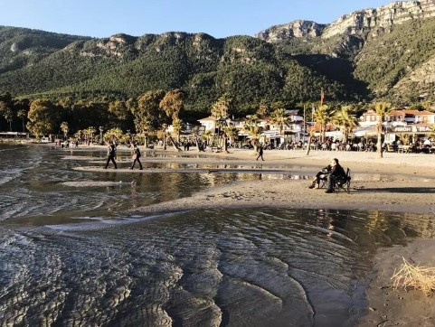 Muğla'da deprem sonrası korkutan görüntü