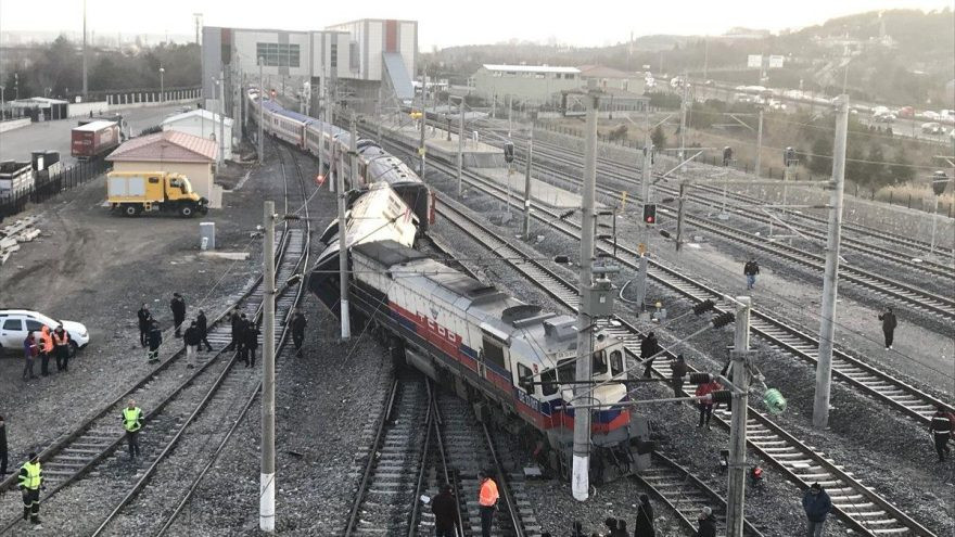 Ankara'da yolcu treni raydan çıktı