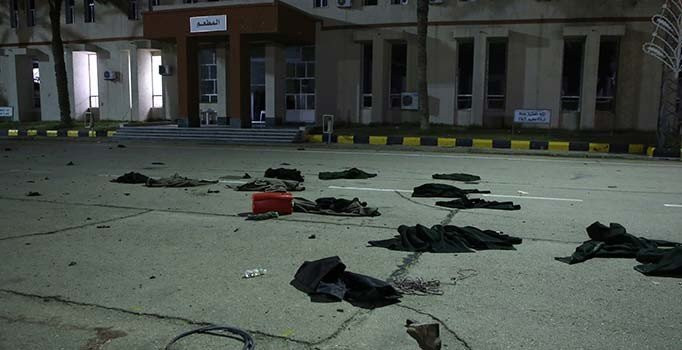Hafter askeri okulu bombaladı: Çok sayıda ölü var