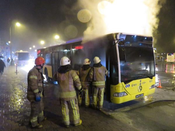 İstanbul'da belediye otobüsünde yangın
