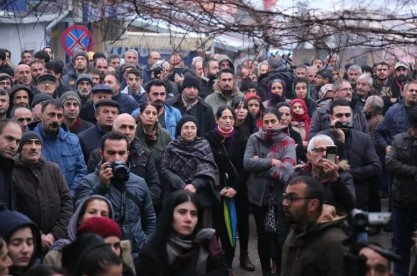 Cinsel istismar görüntüleri ilçeyi ayağa kaldırdı !