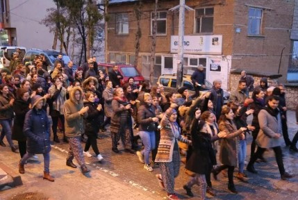 Cinsel istismar görüntüleri ilçeyi ayağa kaldırdı !