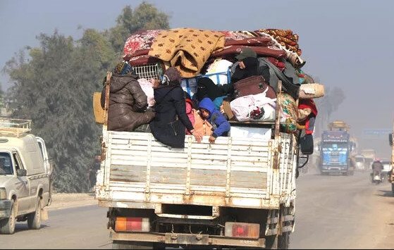 20 bin Suriyeli daha sınıra dayandı