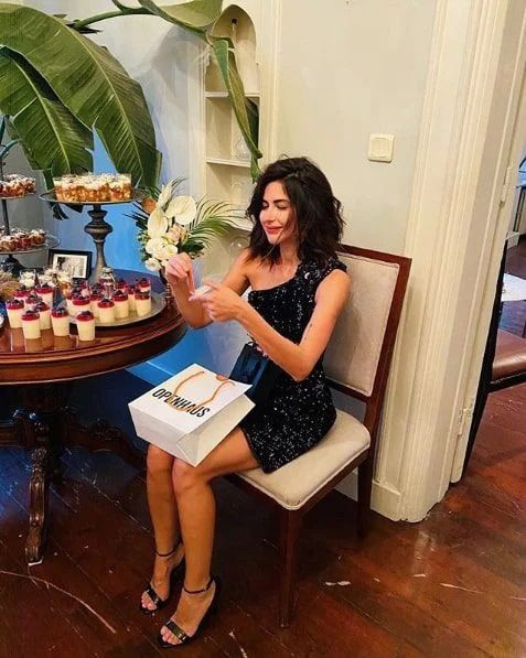 Nesrin Cavadzade çıplak fotoğrafların sergisinde ısrarcı - Resim: 4