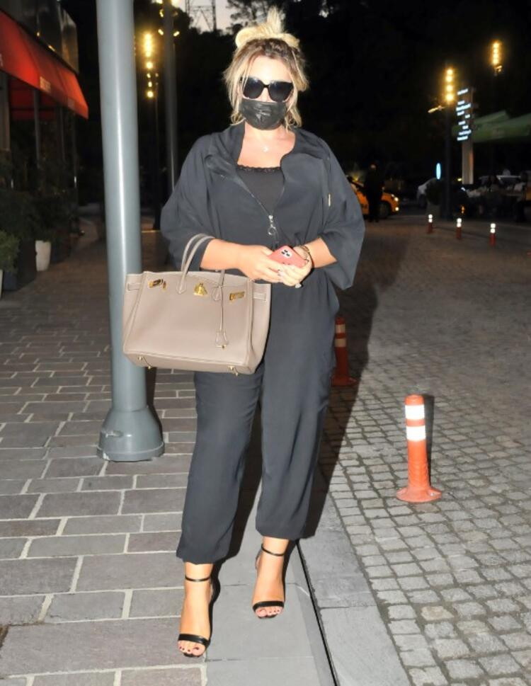 Selin Ciğerci koruma ordusuyla geziyor