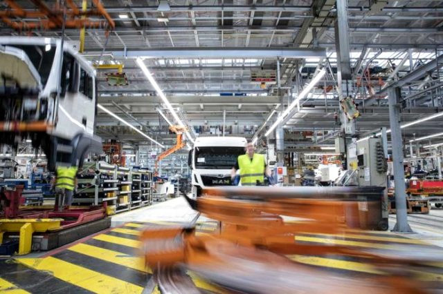 Volkswagen'den flaş karar! Otobüs ve kamyon üretimi Türkiye'de yapılacak