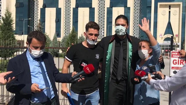 Özgür Duran'ın annesi: Benim çocuğum sokak ortasında ölümü hak etmemişti