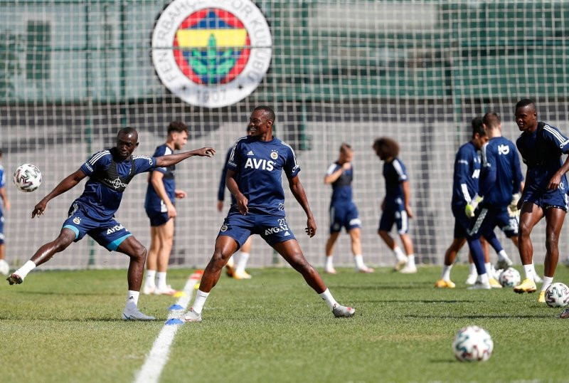 Fenerbahçe'ye dünya yıldızı! Yer yerinden oynayacak