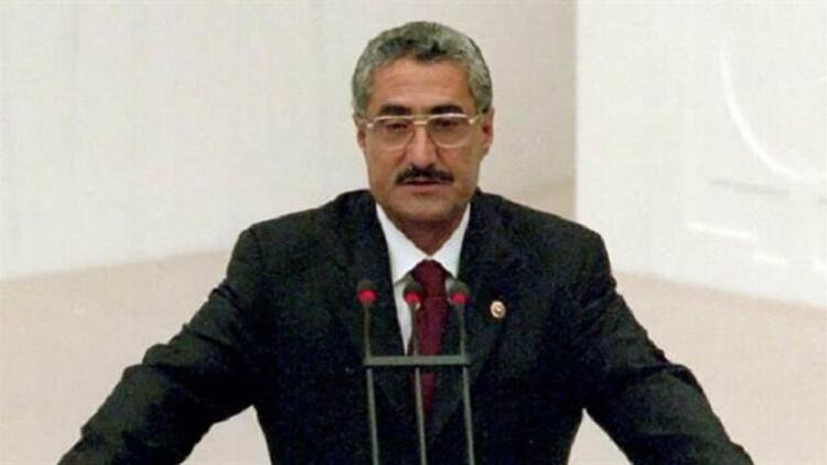 AK Parti'nin kurucularından eski bakan Zeki Ergezen vefat etti
