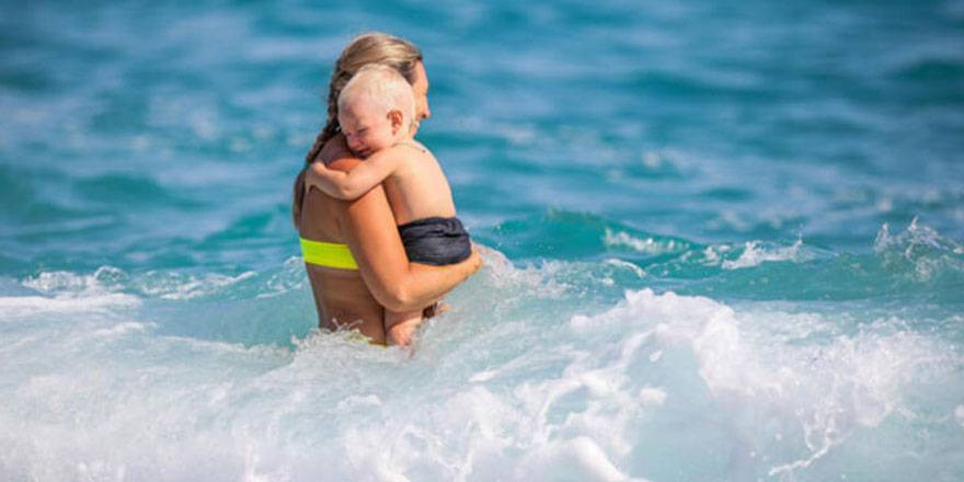 Antalya'ya gökten Rus turist yağdı