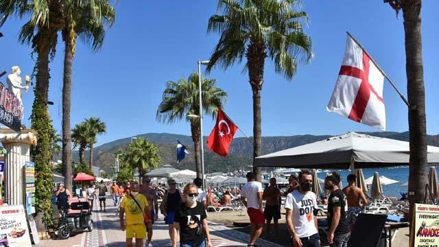Marmaris'te İngiliz turistler ülkelerine dönmek istemiyor