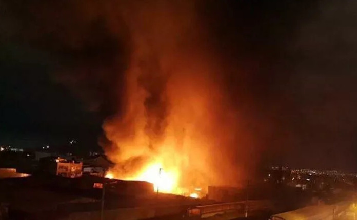 Ankara'da büyük yangın! 2 fabrikayı yaktı