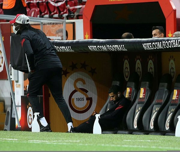 Younes Belhanda bunu da yaptı