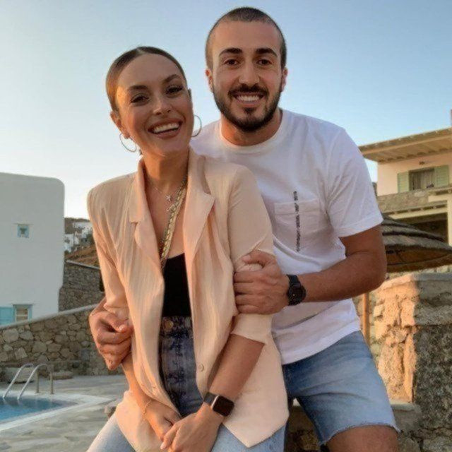 Ezgi Mola: Hep öpücüklere boğ beni sevgilim