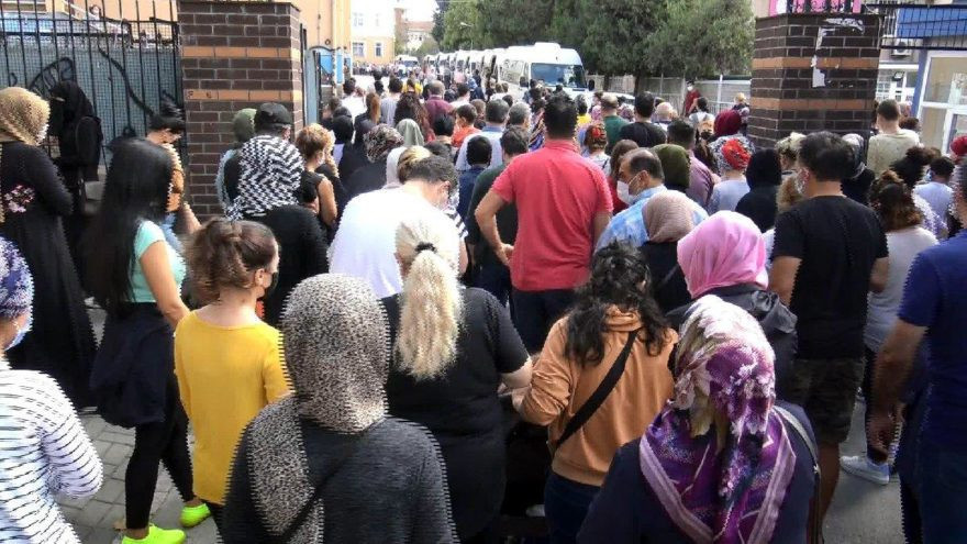 Yüz yüze eğitimde korkutan görüntü!