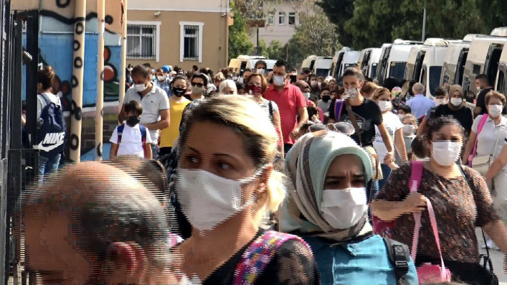 Yüz yüze eğitimde korkutan görüntü!