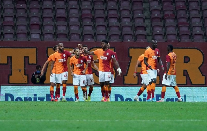 Galatasaray'dan Fenerbahçe'ye tarihi çalım