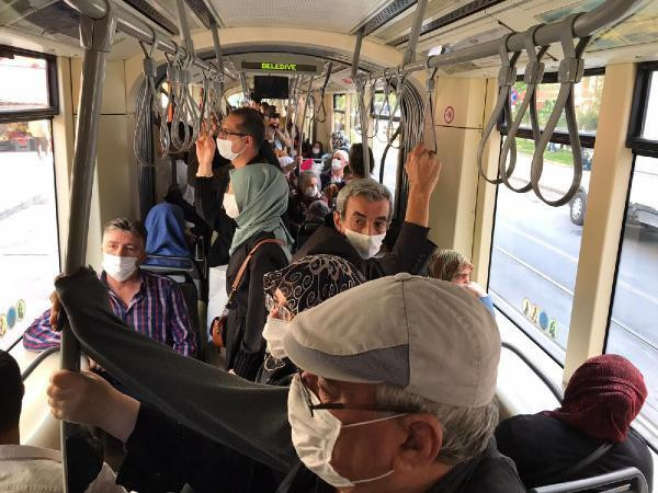Eskişehir'de koronavirüs vakaları artarken maskeler çenede!
