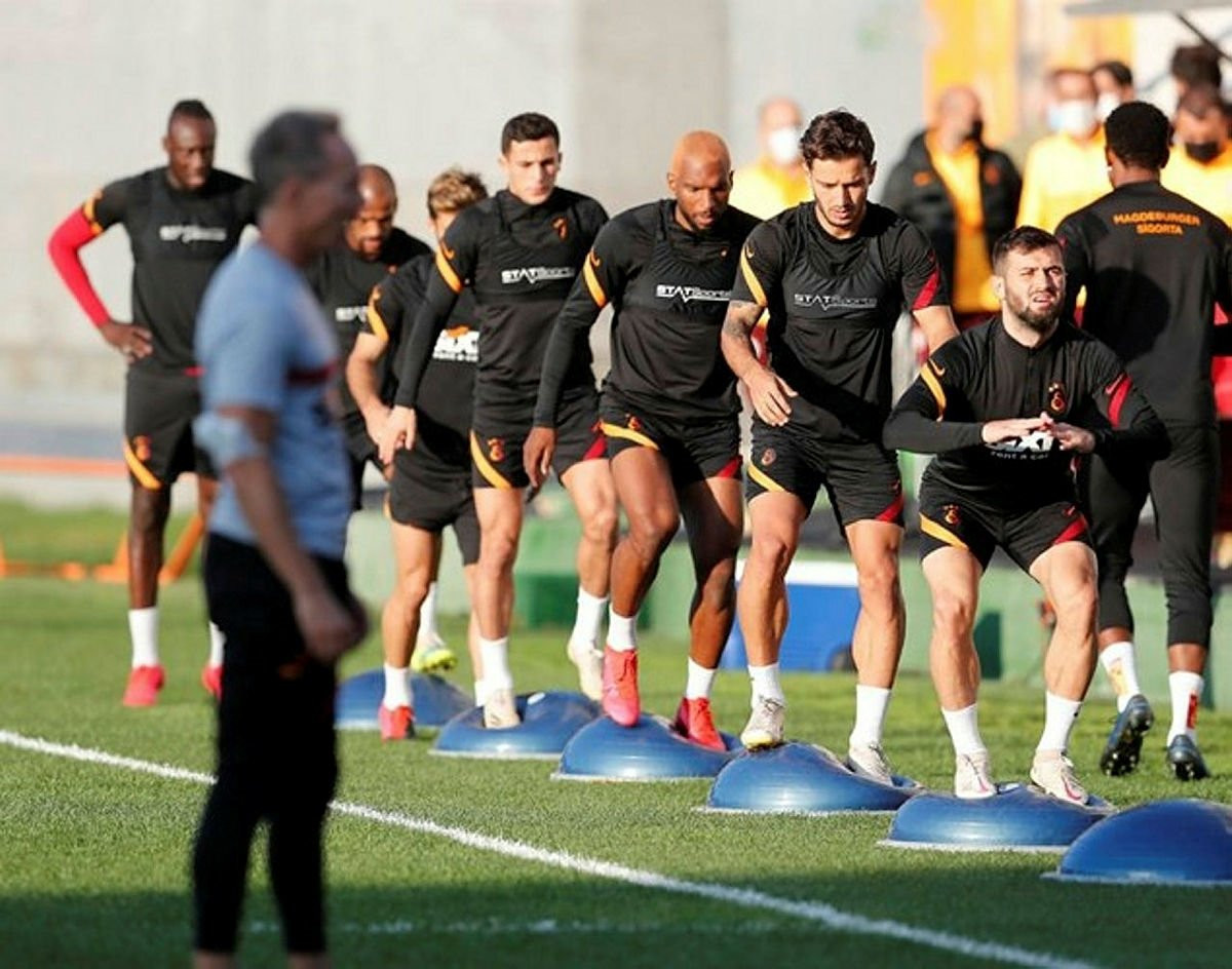 Galatasaray'da ocakta ayrılacak isimler netleşiyor