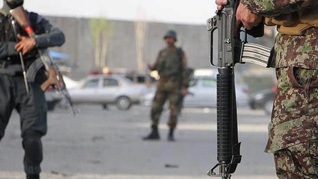Afganistan'da askeri karakola militan saldırısı: 20 ölü