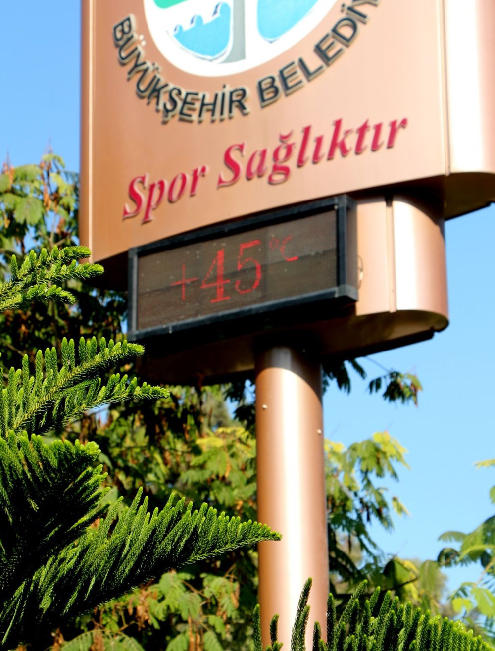Adana yanıyor! Termometreler 45 dereceyi gösterdi