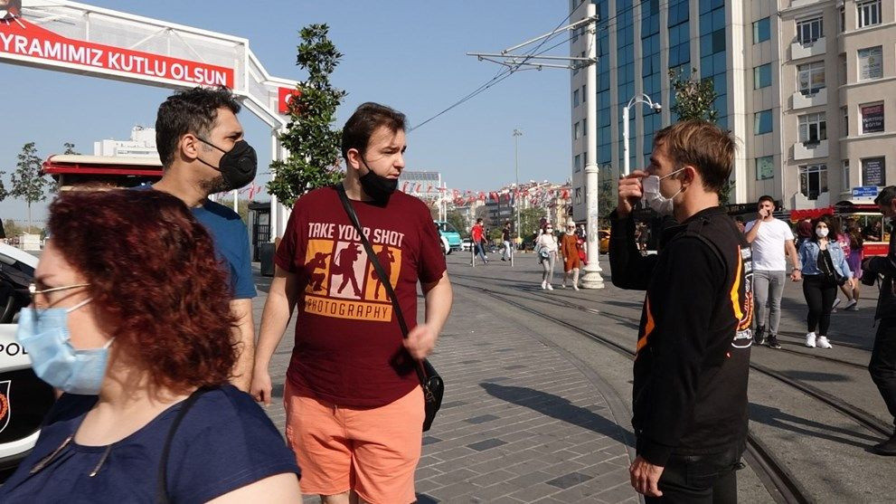 Taksim'de drone'lu maske denetimi