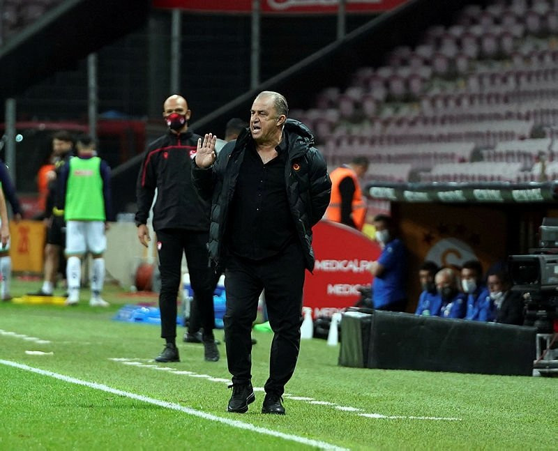 Mustafa Cengiz'e ''Fatih Terim ile yolları ayırın'' telefonu