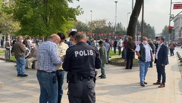 Kavgayı ayırmak istedi, az kalsın canından oluyordu