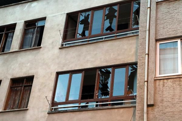 İskenderun'da patlamanın yaşandığı caddede teröre ‘Türk bayraklı’ tepki