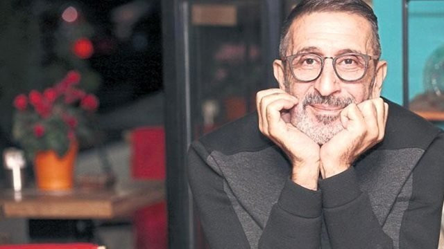 Cem Özer eşi Pınar Dura ile el ele yakalandı