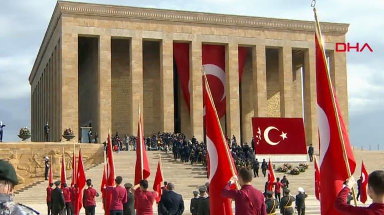 Devletin zirvesi Ata'nın huzurunda