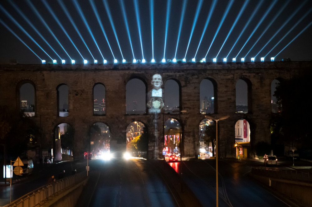Türkiye'nin ilk Atatürk hologramıyla İstanbul'da 29 Ekim coşkusu