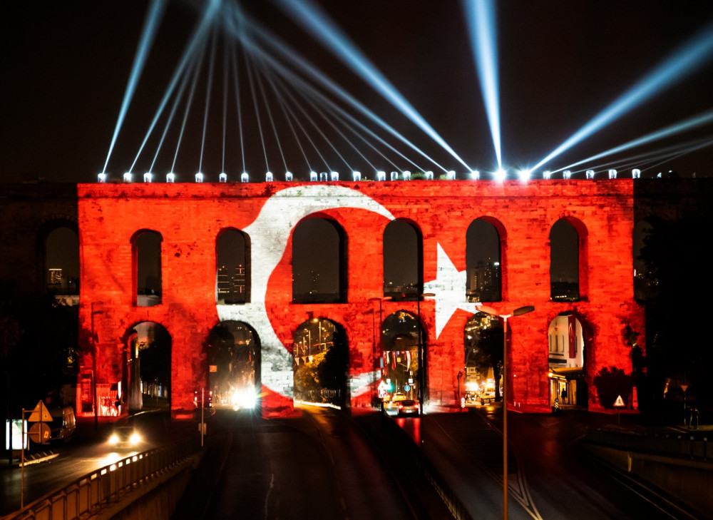 Türkiye'nin ilk Atatürk hologramıyla İstanbul'da 29 Ekim coşkusu
