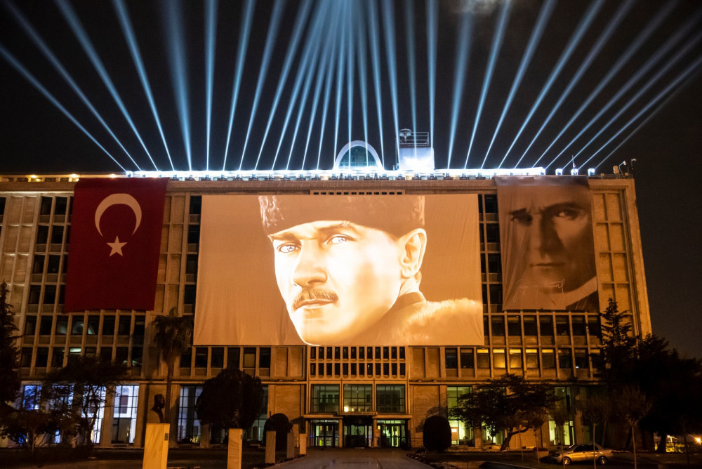 Türkiye'nin ilk Atatürk hologramıyla İstanbul'da 29 Ekim coşkusu
