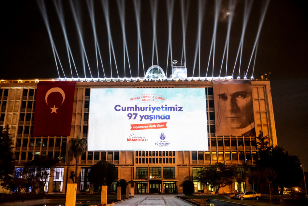 Türkiye'nin ilk Atatürk hologramıyla İstanbul'da 29 Ekim coşkusu