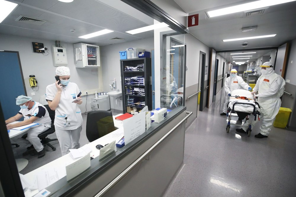 Koronavirüste korkutan rekor: Bir günde 545 bin vaka tespit edildi