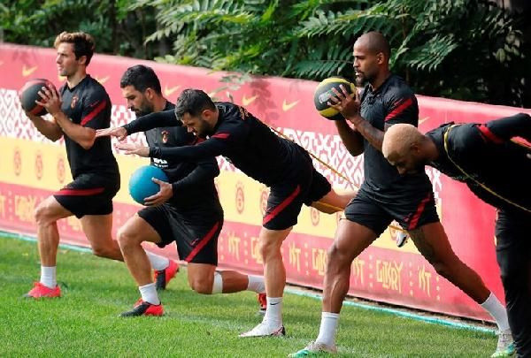 Galatasaray'da Belhanda'nın tedavisi başladı