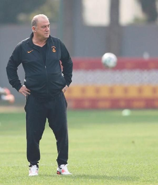 Galatasaray'da Belhanda'nın tedavisi başladı