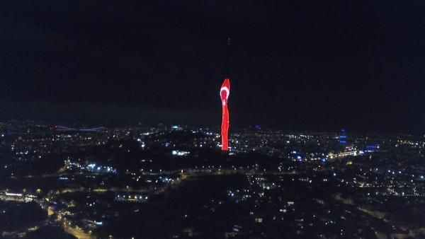 Çamlıca Kulesi'nde ''Cumhuriyet'' temalı ışık şöleni