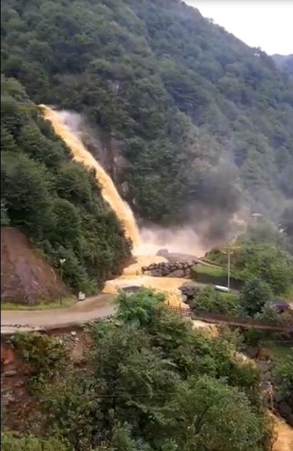 Karadeniz'de sel ve heyelan alarmı!