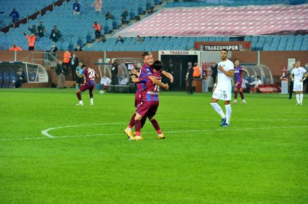 Trabzonspor, evinde Kasımpaşa'ya 4-3 mağlup oldu
